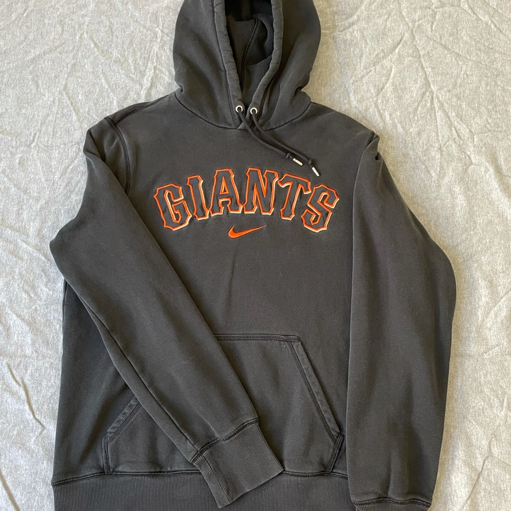 Giants black Nike hoodie.